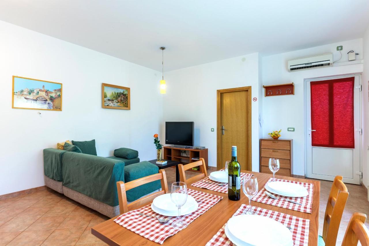 Apartment Pino *