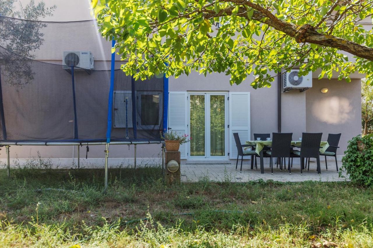 Apartment Pino Pula