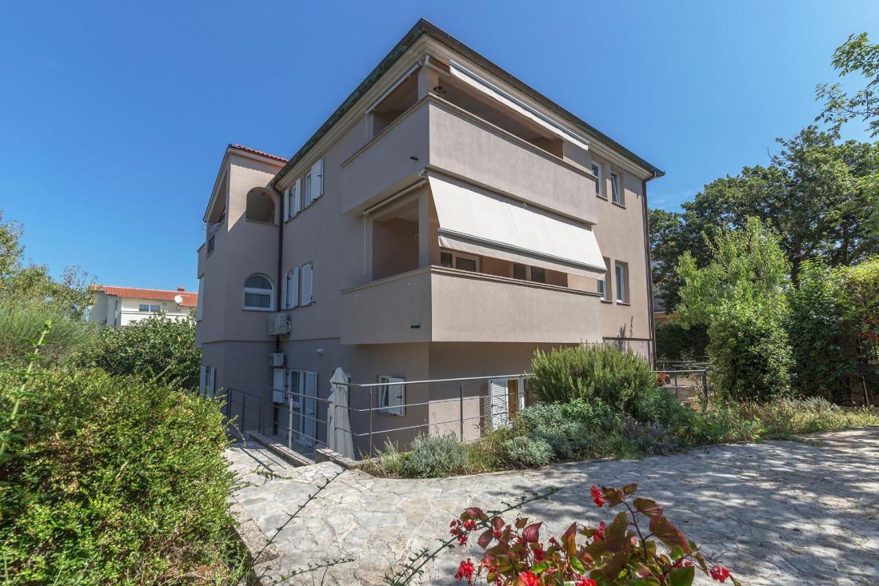 Pino Apartment *