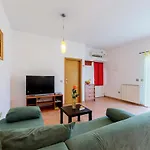 Apartments Pino